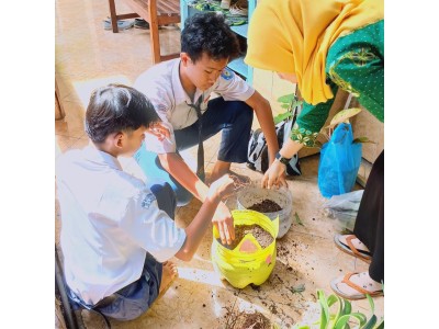 Kegiatan urban Farming 2025